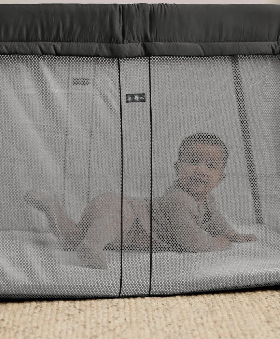BabyBjörn Travel Cot Light Bundle with Fitted Sheet - Black