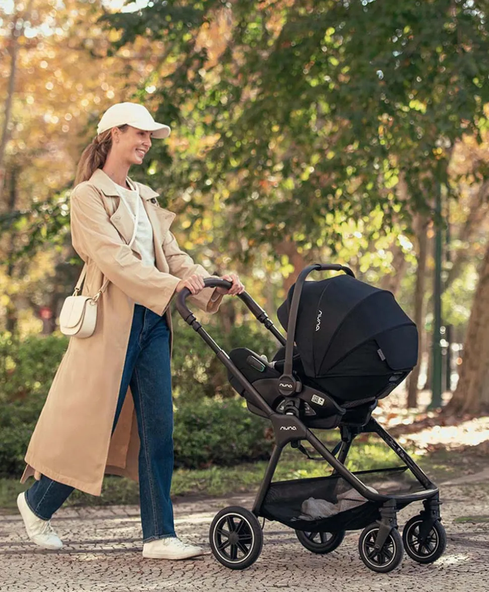 Nuna MIXX Next Pushchair Bundle with ARRA Flex Car Seat & BASE Curv Base - Cedar