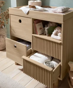 Oska 2 Piece Cotbed Set with Dresser Changer - Oak