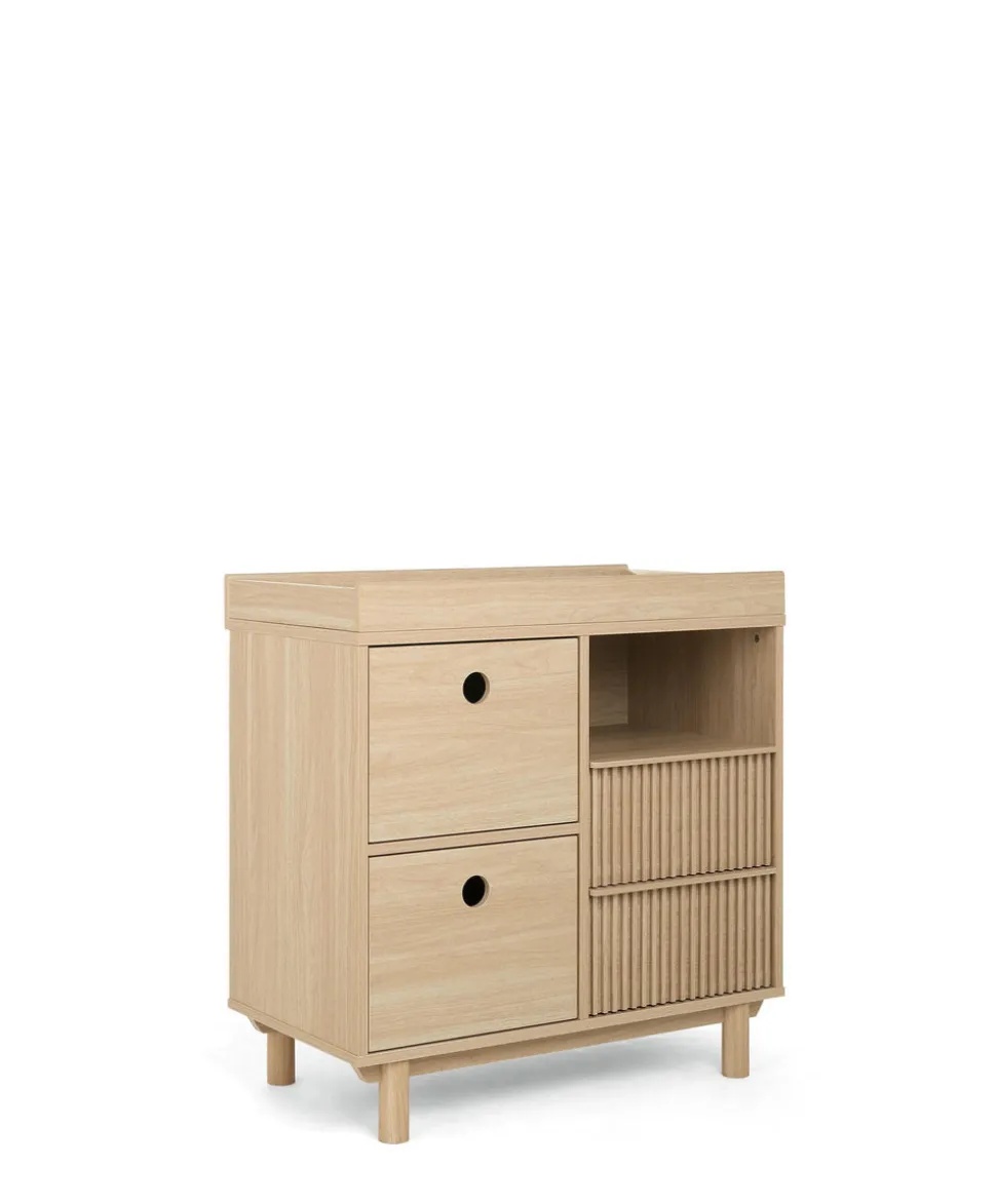 Oska 2 Piece Cotbed Set with Dresser Changer - Oak