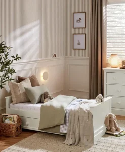 Oxford Nursery Bundle with Lua Bedside Crib (6 Piece) – Off-White