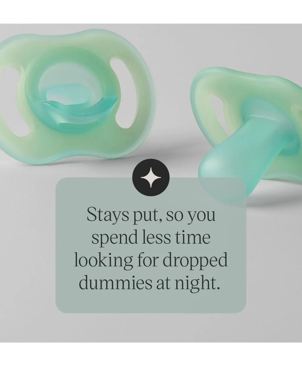 Tommee Tippee Ultra-light StayPut Night Glow Soother 0-6m (2 Pack)